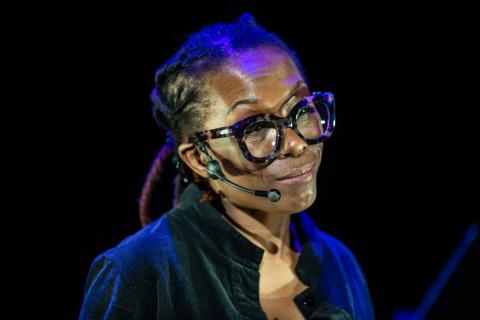 Katia Café-Fébrissy autrice et comédienne de Ça rime avec vinaigre