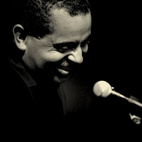 GregoryCharles_1Voix10Doigts_Web_600X600_2.jpg